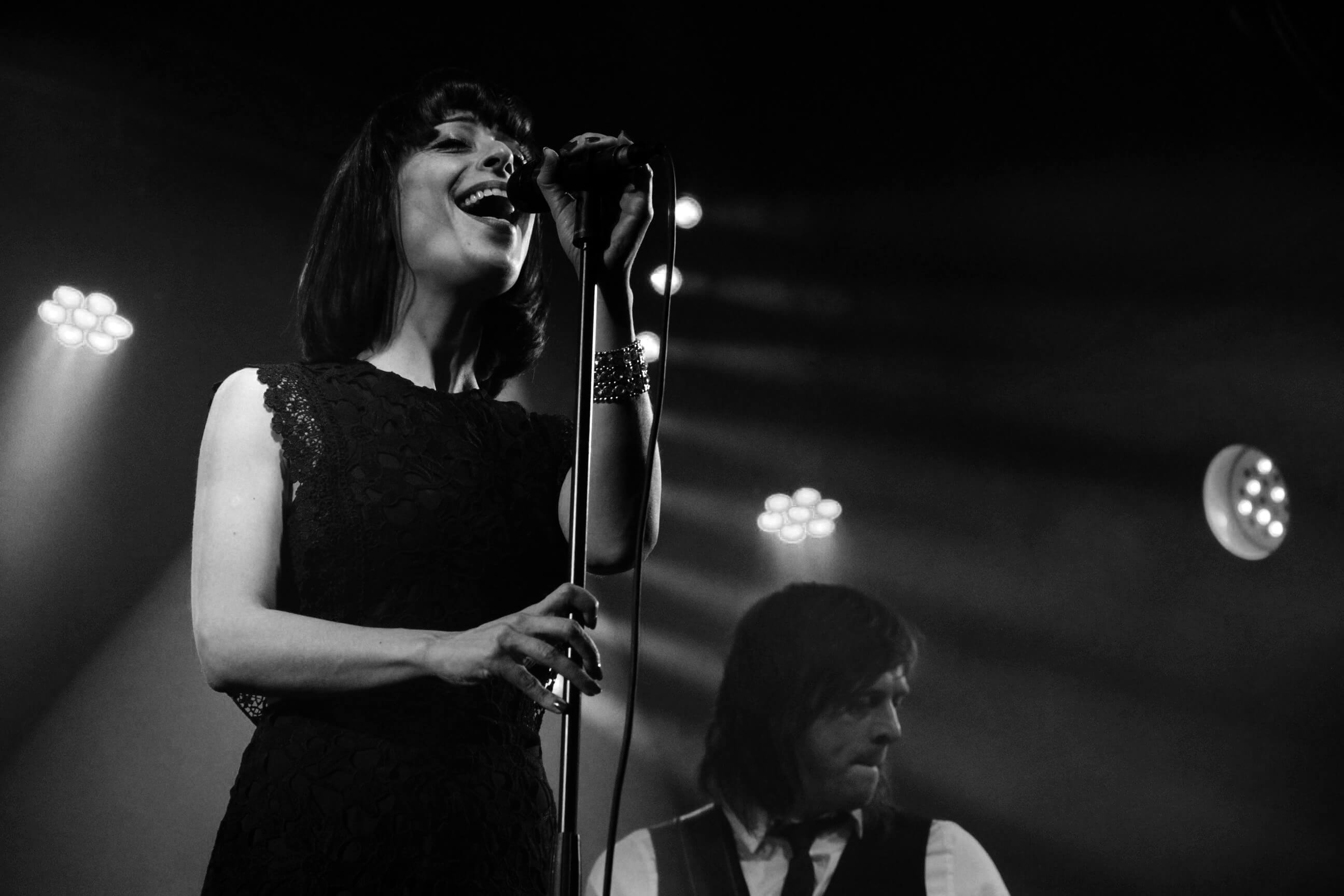 Yildiz Hussein sings